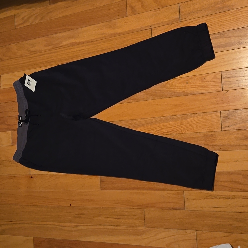NWT Men's Large REEF "Tamsen Jogger" color black and Grey